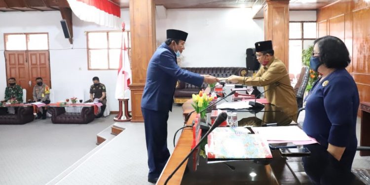 Pemkab Taput Sampaikan Ranperda Tentang Penambahan Penyertaan Modal Pemerintah pada PT. Bank Sumut. Pemkab Taput Sampaikan Ranperda Tentang Penambahan Penyertaan Modal Pemerintah pada PT. Bank Sumut.