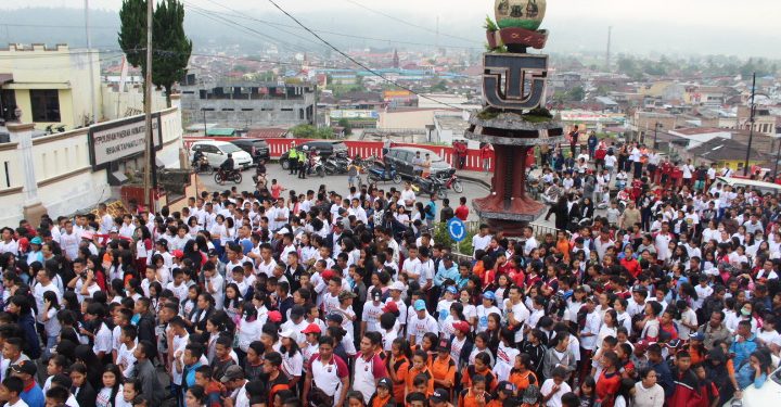 Kapolres Taput Lepas Jalan Santai Millenial Road Safety Festival di Tarutung