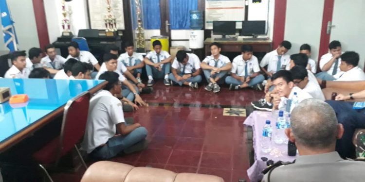 Terlibat Tawuran, Polisi Mediasi Belasan Siswa SMA N 1 Terlibat Tawuran, Polisi Mediasi Belasan Siswa SMA N 1
