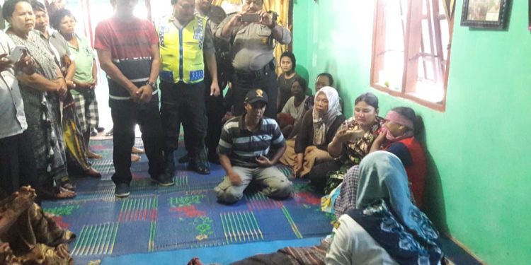 Panen Sawit, Jonni  Simamora Tewas Kesetrum Kabel Listrik