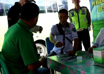 Sejumlah Pengemudi Bus dan Travel di Jalan Lintas Sumatera Ditest Urine