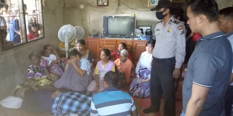 Jolok Rambutan, Terkena Kabel Listrik dan Meledak, Marselino Malau Tewas