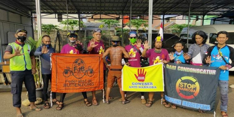 Tiga Relawan Anti Narkoba Bersepeda Dari Yogjakarta ke Jakarta