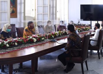 Presiden Jokowi Terima Tim Vaksin Merah Putih di Istana Bogor