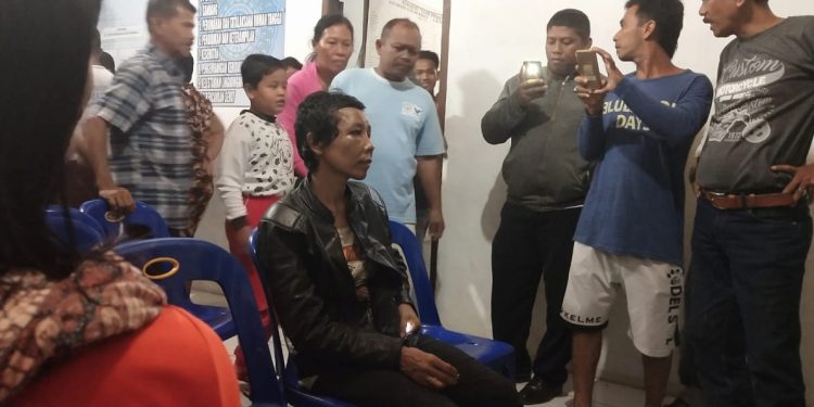 Ancam Tinju Pemilik Warung, Wanita Diduga Gangguan Jiwa Diamankan di Pamatang Sahkuda