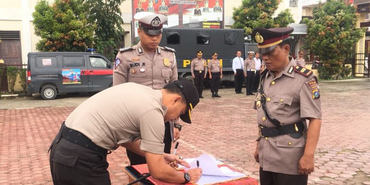 Selamat, Iptu TL Tobing Diangkat Jadi Kapolsek Simanindo di Samosir Selamat, Iptu TL Tobing Diangkat Jadi Kapolsek Simanindo di Samosir