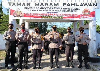 Polrers Dairi Ziarah dan Tabur Bunga di Makam Pahlawan
