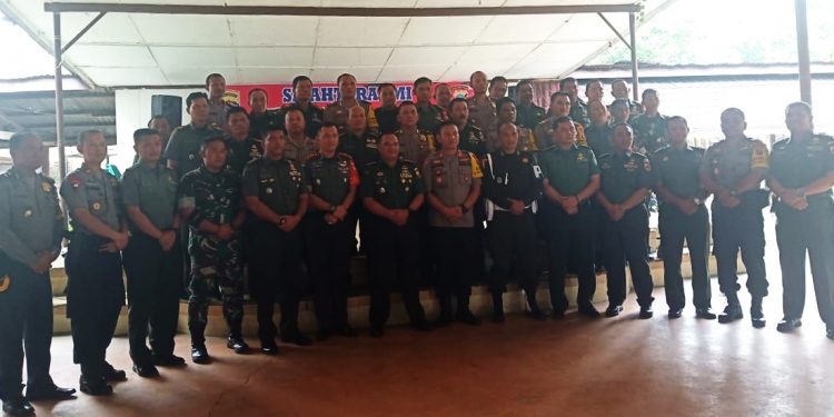 Silaturahmi TNI - Polri Dalam Kesiapan Pengamanan Pemilu 2019 di Siantar Silaturahmi TNI - Polri Dalam Kesiapan Pengamanan Pemilu 2019 di Siantar