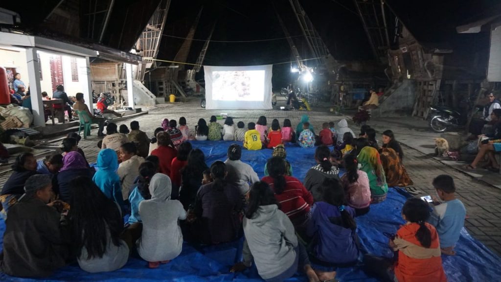 Kemah Lake Toba Film Festival di Samosir Diramaikan Sineas dari Berbagai Penjuru Kemah Lake Toba Film Festival di Samosir Diramaikan Sineas dari Berbagai Penjuru