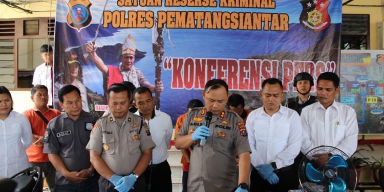 Surya Bakti Siregar dan Dedi Suarno, Pembobol Rumah Toke Grosir di Siantar Ditembak Polisi Surya Bakti Siregar dan Dedi Suarno, Pembobol Rumah Toke Grosir di Siantar Ditembak Polisi