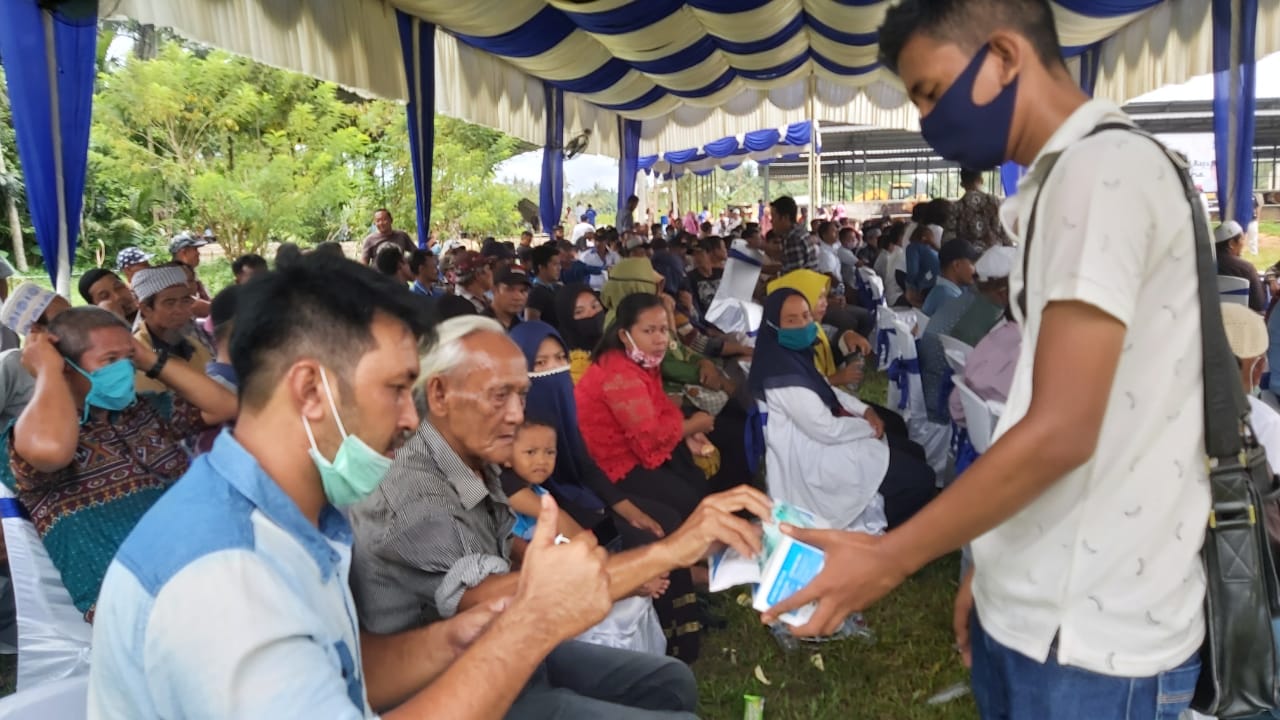 Bacalon Bupati Simalungun Nur Hasim-Tumpak Siregar, Bagikan Kurban di Hari Tasyrik Terakhir