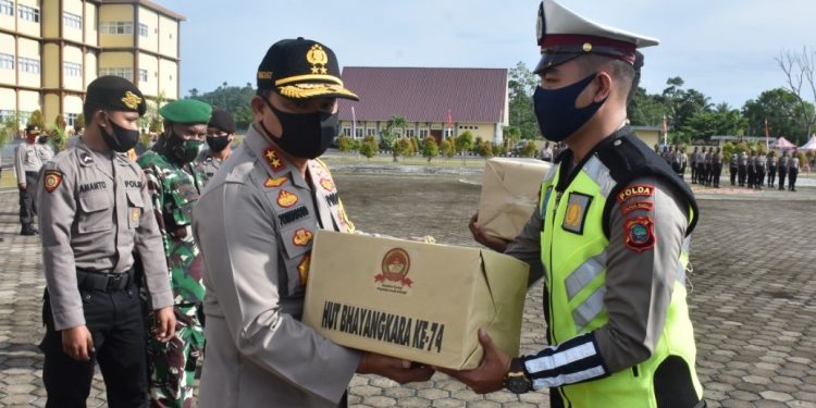 Kapolda Papua Barat, Irjen Pol Tornagogo Sihombing Bhakti Sosial Serentak Hari Bhayangkara Ke-74 di Manokwari