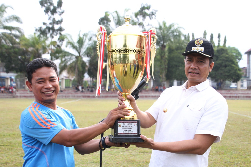 19 Tim Sepakbola Memperebutkan Trofi Walikota Pematangsiantar