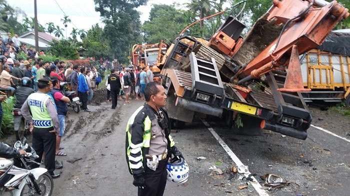 Tabrakan Truk di Sibolangit. Kasat Lantas Sarankan Pelintas Pilih Jalur Alternatif