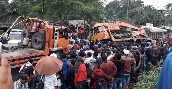 Tabrakan Truk di Sibolangit. Kasat Lantas Sarankan Pelintas Pilih Jalur Alternatif Tabrakan Truk di Sibolangit. Kasat Lantas Sarankan Pelintas Pilih Jalur Alternatif