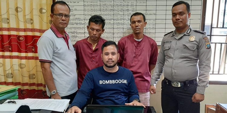 Roby Sikumbang dan Ardiles Manalu Diciduk Polres Tapteng, BB Puluhan Paket Sabu Roby Sikumbang dan Ardiles Manalu Diciduk Polres Tapteng, BB Puluhan Paket Sabu