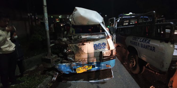 Enam Penumpang Tao Toba Indah Cedera, Gunawando Butar-Butar Tewas di Tempat Enam Penumpang Tao Toba Indah Cedera, Gunawando Butar-Butar Tewas di Tempat