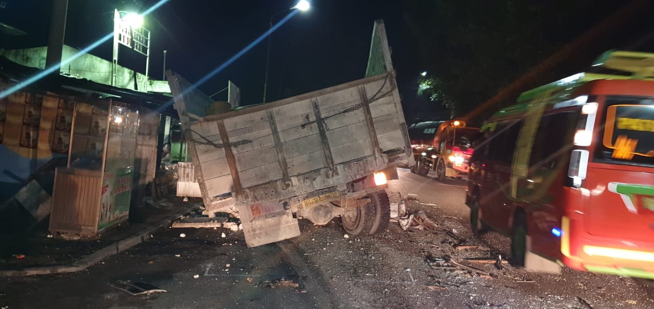 Enam Penumpang Tao Toba Indah Cedera, Gunawando Butar-Butar Tewas di Tempat Enam Penumpang Tao Toba Indah Cedera, Gunawando Butar-Butar Tewas di Tempat