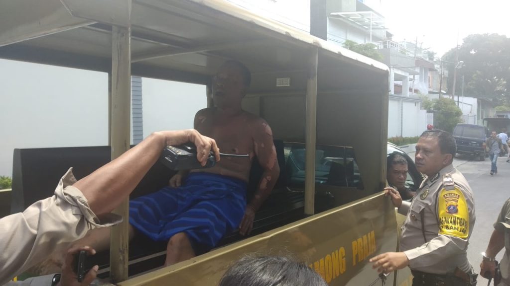 Demi Sang Adik, Ezra Nyaris Terobos Kobaran Api Kebakaran di Jalan Kyai