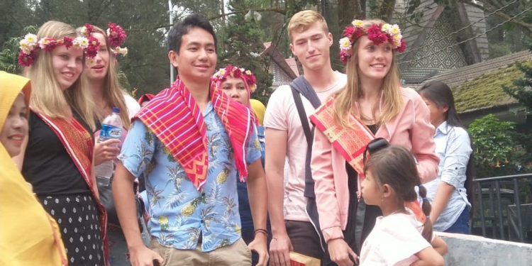 Festival Bunga dan Buah 2019 Kabupaten Karo Kenalkan Potensi Wisata Pertanian Secara Luas