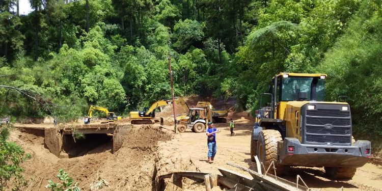 Pasca Longsor Susulan, Minggu Sore ini Jalin Parapat Siantar Sudah Bisa Dilalui