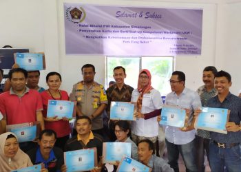 Halal Bihalal PWI Simalungun Dirangkai Penyerahan Sertifikat UKW