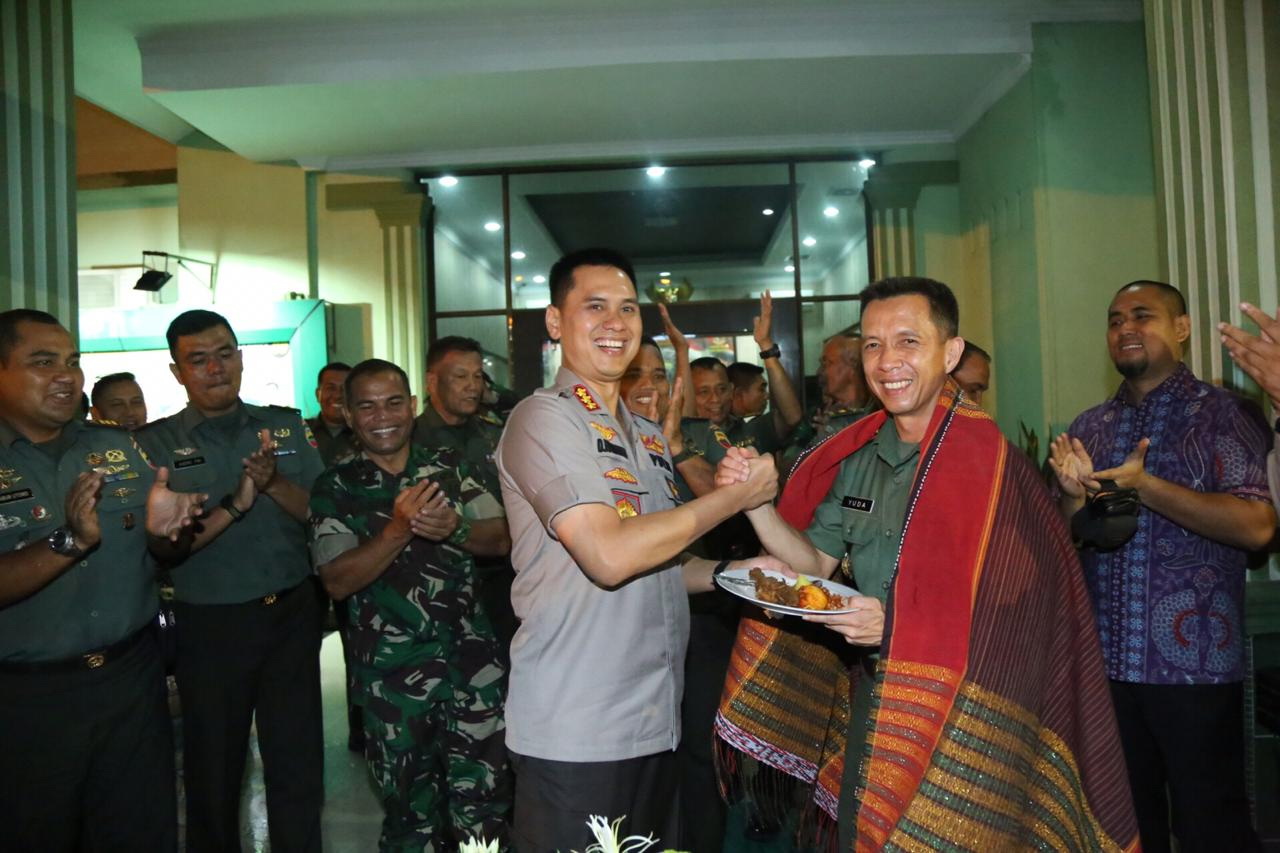 HUT TNI Ke 73, Polrestabes Medan "Serbu" Markas Kodim