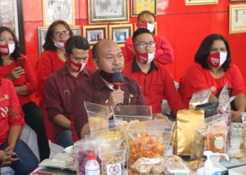 Bupati Taput Tekankan Kreatifitas Pelaku UMKM sebagai Upaya Bangkitkan Perekonomian