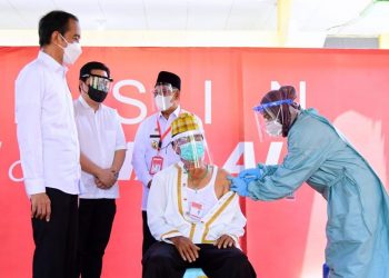 Presiden Jokowi Pastikan Distribusi Vaksin Merata Hingga ke Pelosok Desa