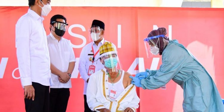 Presiden Jokowi Pastikan Distribusi Vaksin Merata Hingga ke Pelosok Desa Presiden Jokowi Pastikan Distribusi Vaksin Merata Hingga ke Pelosok Desa