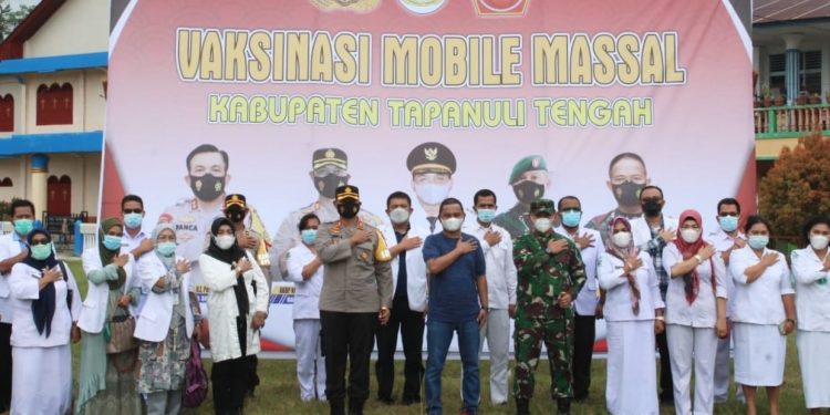 Vaksinasi Mobile Massal Covid-19 Diluncurkan di Tapteng Vaksinasi Mobile Massal Covid-19 Diluncurkan di Tapteng