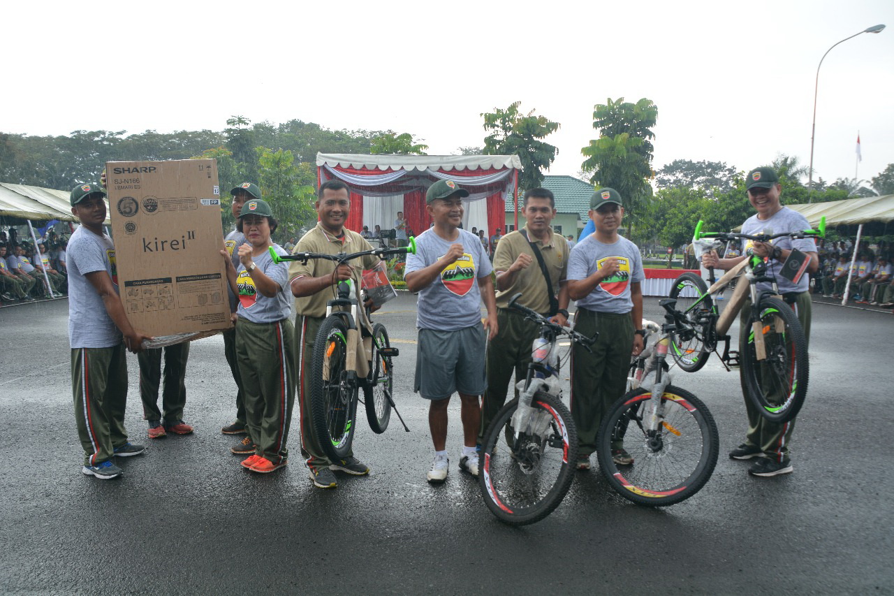 Gelorakan Semangat Tahun Baru 2019, Pangdam I Bukit Barisan Olahraga Bersama 1500 an Anggota Gelorakan Semangat Tahun Baru 2019, Pangdam I Bukit Barisan Olahraga Bersama 1500 an Anggota