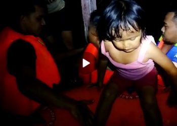 Video Satu Keluarga Terjebak Banjir di Siantar Martoba Dievakuasi Satgas BPBD