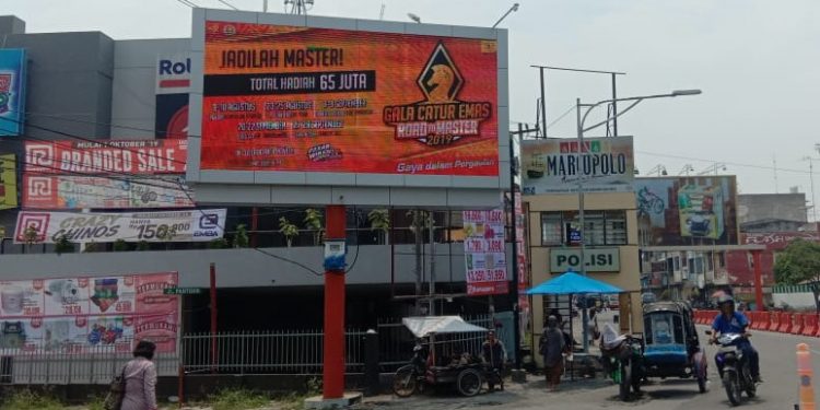 Saling Desak Izin Videotron Rokok Dekat Sekolah di Siantar Dicabut Saling Desak Izin Videotron Rokok Dekat Sekolah di Siantar Dicabut