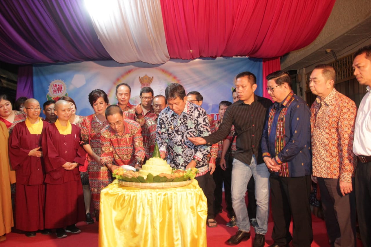 Peresmian Vihara Vajra Bumi Simalungun Ditandai Pemotongan Tumpeng oleh Wakil Walikota dan Kapolres Siantar
