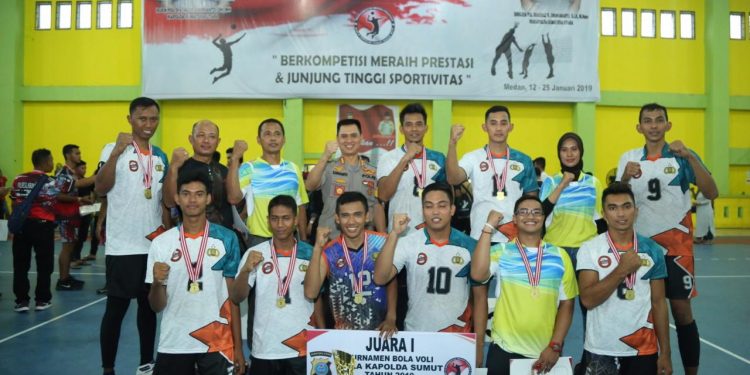Tim Polrestabes Medan Juara I Turnamen Voly Piala Kapolda Sumut 2019