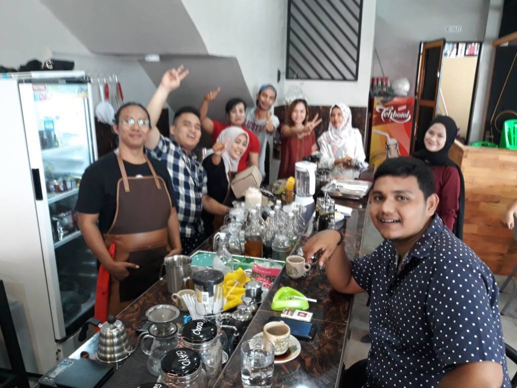 Di Kedai Kopi Vona Siantar, Pengunjung Bisa Saksikan Siaran Langsung Olahraga 3 Chanel di Satu Ruang