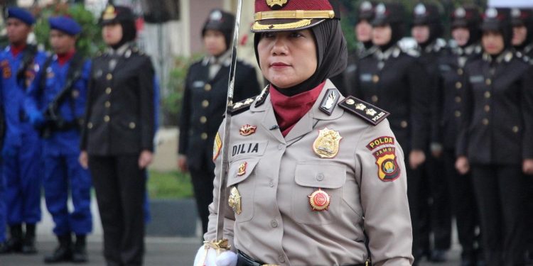 Mengenal Sosok Polwan Cantik, Komandan Upacara Hari Ibu di Polda Jambi Mengenal Sosok Polwan Cantik, Komandan Upacara Hari Ibu di Polda Jambi