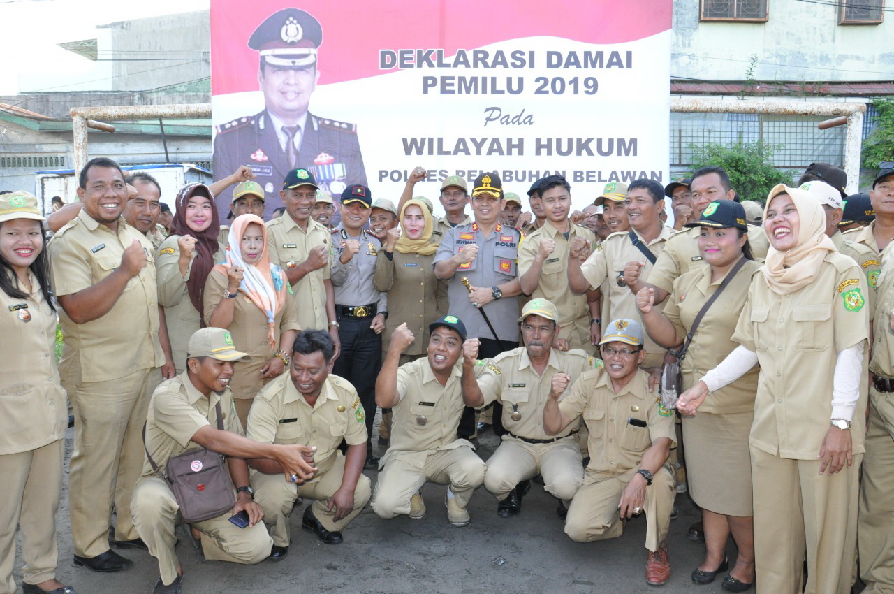 Apel Besar Deklarasi Damai Pemilu 2019 Wilkum Polres Pelabuhan Belawan Apel Besar Deklarasi Damai Pemilu 2019 Wilkum Polres Pelabuhan Belawan