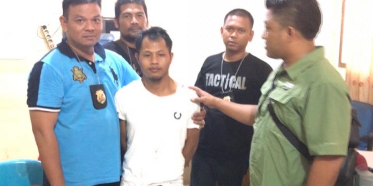 Usai Curi Kotak Amal Masjid, Wahyu Beli Sepotong Celana Jeans Usai Curi Kotak Amal Masjid, Wahyu Beli Sepotong Celana Jeans