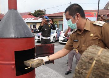 Walikota Musnahkan Barang Bukti Ganja di Polres Siantar