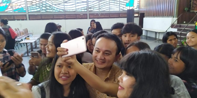 Wamen Perdagangan Kuliah Umum di Nommensen Siantar, Minta Mahasiswa Tingkatkan Kualitas