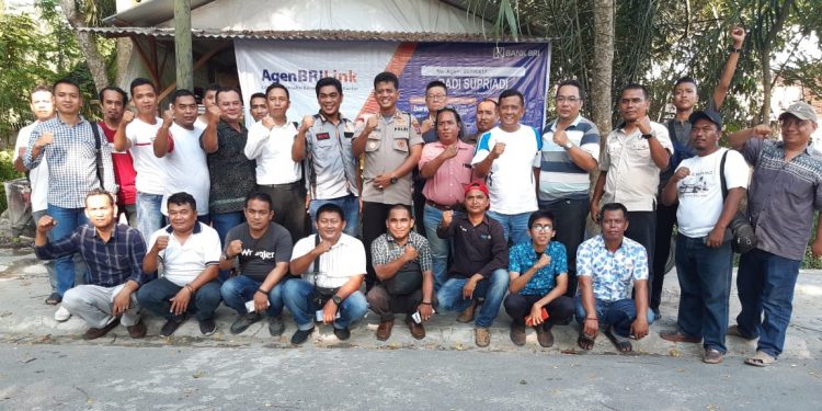 Kapolres Asahan Ngopi Bareng Jurnalis Bahas Kamtibmas dan Tolak Hoax Kapolres Asahan Ngopi Bareng Jurnalis Bahas Kamtibmas dan Tolak Hoax