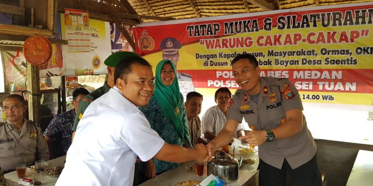 Polrestabes dan Polsek Percut Sei Tuan Sambangi Warga di Warung Cakap-Cakap