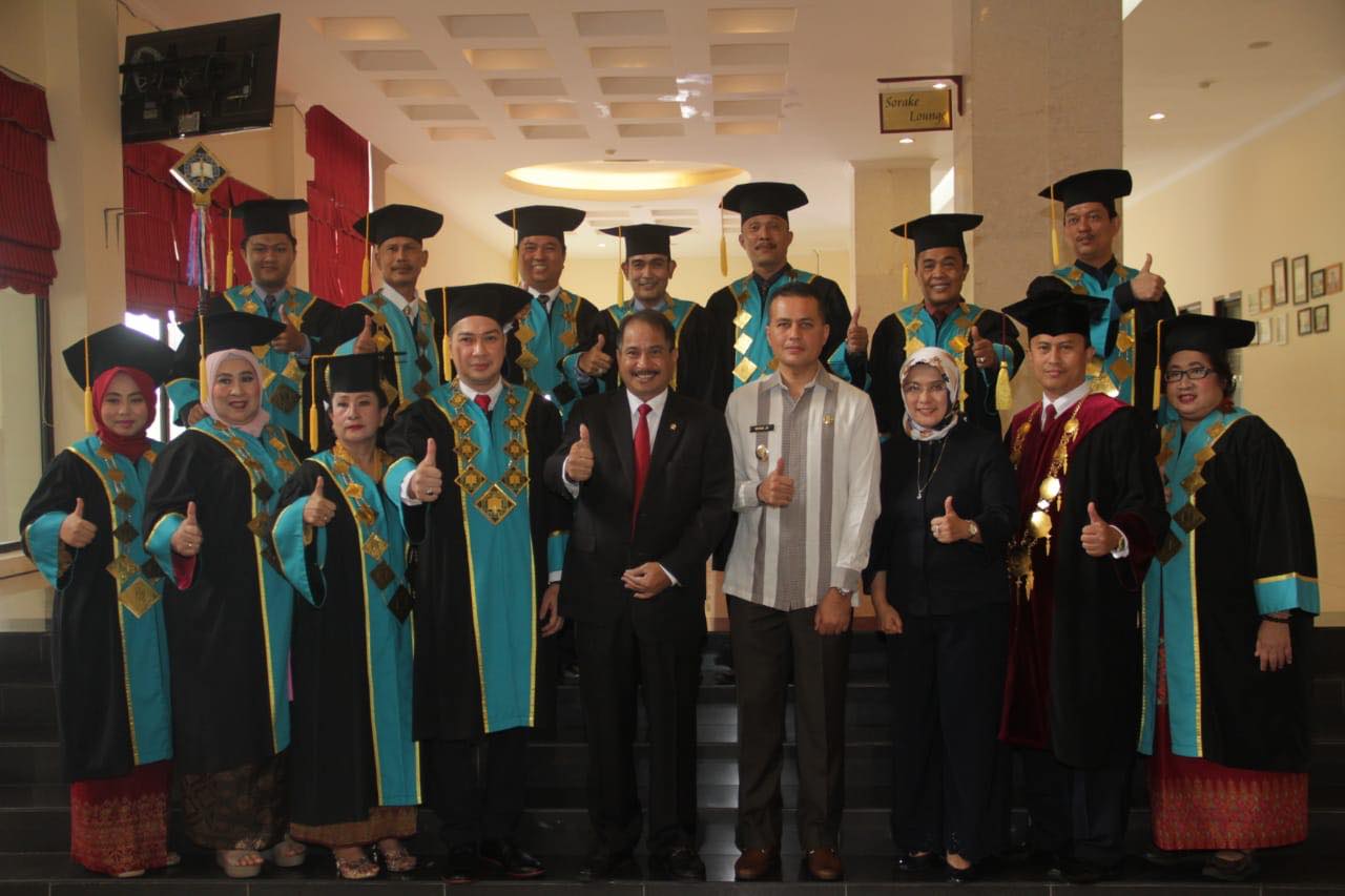 Masrani Grace Hutapea Raih Predikat Wisudawan Terbaik dan Disaksikan Menteri Pariwisata
