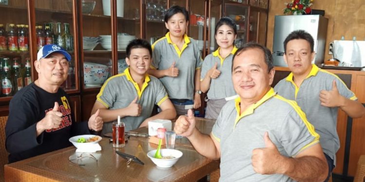 Perhimpunan Hiburan Lansia Pematangsiantar Bagikan Bubur Gratis Perhimpunan Hiburan Lansia Pematangsiantar Bagikan Bubur Gratis