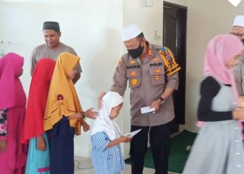 Jumat Barokah, Kapolres Pelabuhan Belawan Santuni Anak Yatim