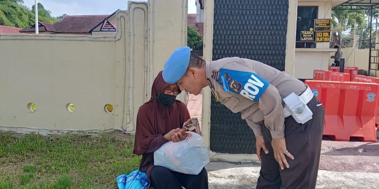 Dari Medan ke Ujung Gading, Yusrowati Boru Nasution Terlantar Kehabisan Ongkos di Madina