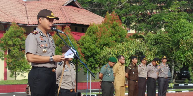 Kapolres Nias Pimpin Upacara Penandatanganan Pakta Integritas WBK dan WBBM