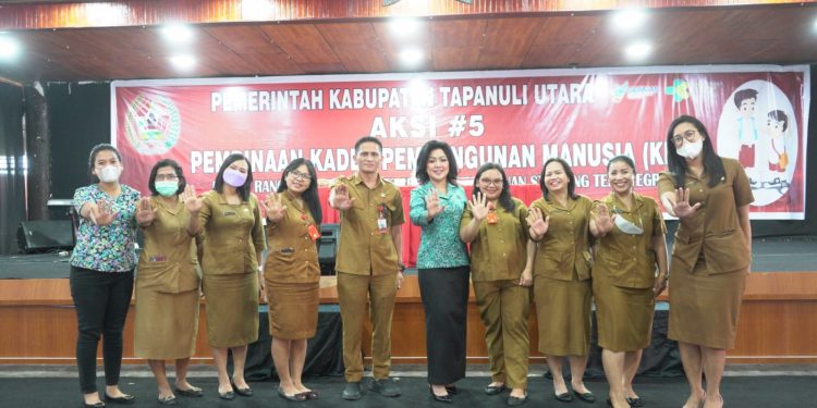 Ketua TP PKK Taput Satika Simamora SE, MM: Tekan Angka Stunting dengan Jiwa Membangun Kader KPM